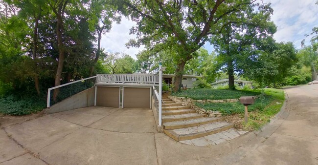 Building Photo - 3D Tour Available - Garage Parking + Sun R...