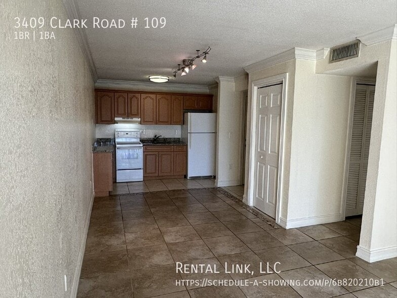 Building Photo - 3409 Clark Rd