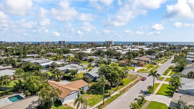 Building Photo - Stunning Newly Rehabbed Single-Family Home — Modern Design • Near Beach, Shopping & Dining!