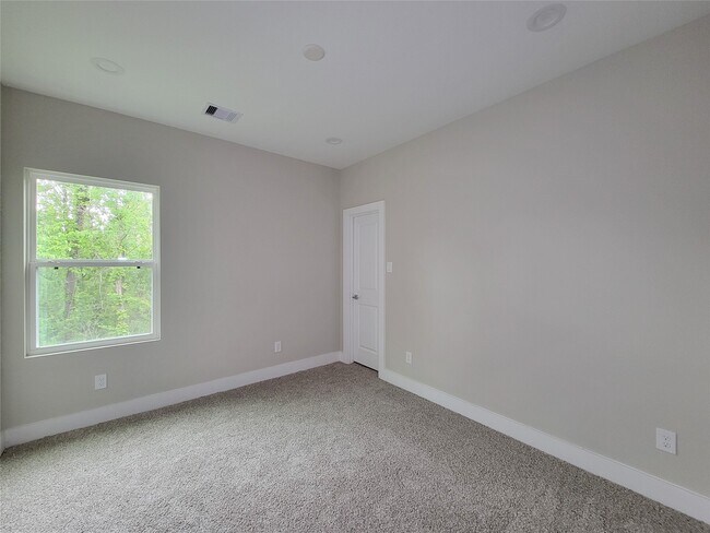 Building Photo - 8014 Huntington Spgs Ln