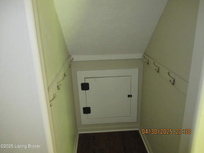 Building Photo - 4761 Shenandoah Dr