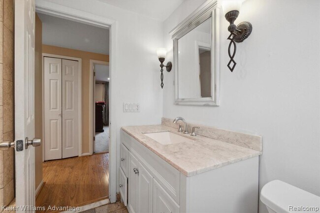 Building Photo - 19263 Sunset St