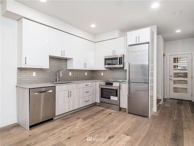 Building Photo - 4102 37th Ave S