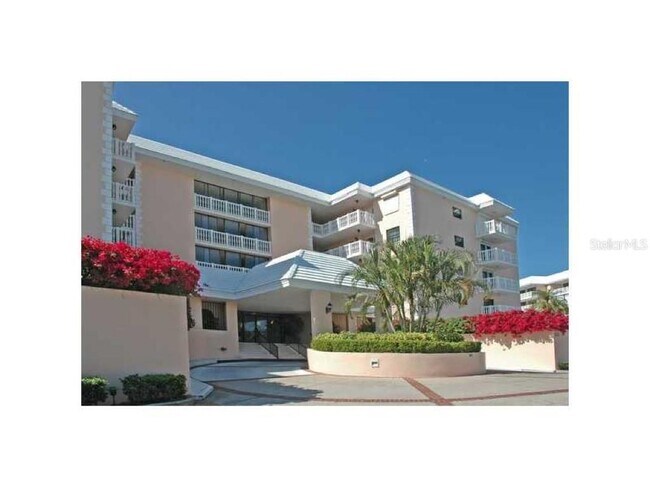 Building Photo - 6600 Sunset Way