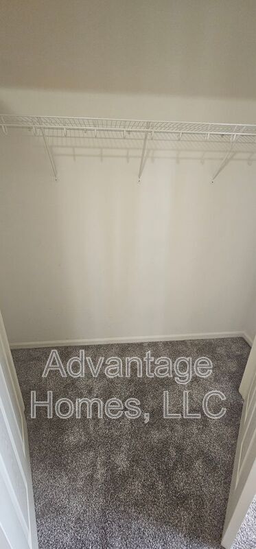 Building Photo - 809 Midjay Dr