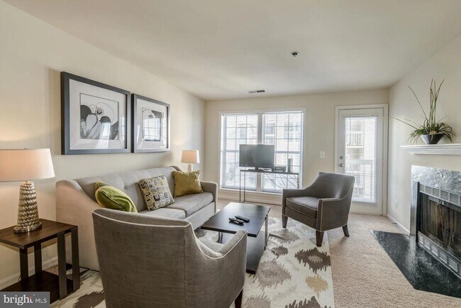 Building Photo - 1800 N Quinn St