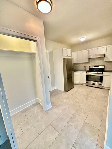 Building Photo - 2501 Grove St