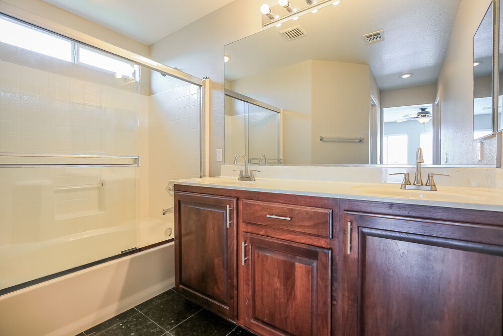 Building Photo - 4786 Cortina Rancho St