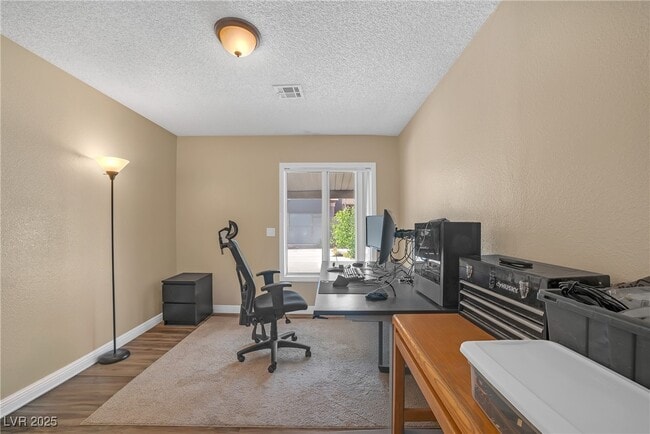 Building Photo - 933 Derringer Ln
