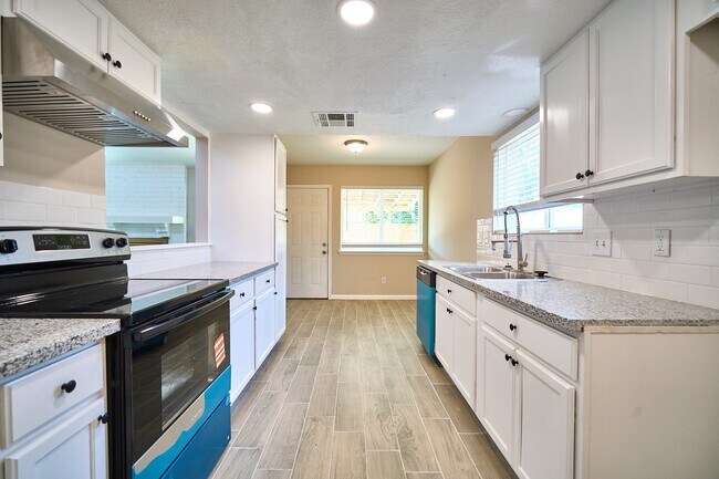 Building Photo - 7214 Westbranch Dr