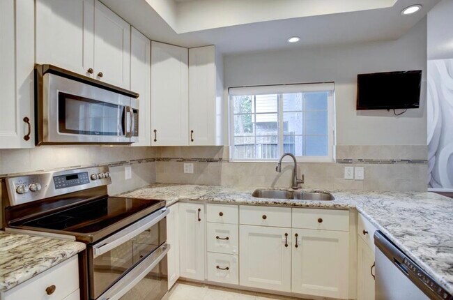 Building Photo - 2220 Bering Dr