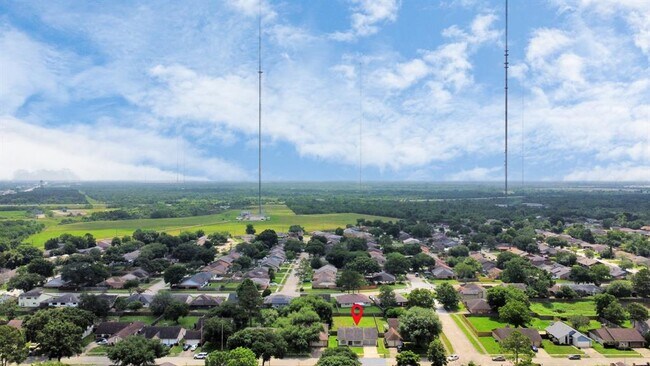 Building Photo - 17035 Quail Bend Dr