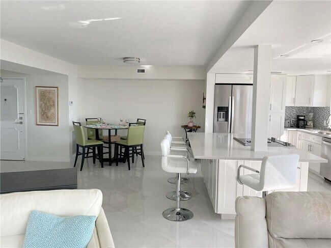 Building Photo - 5200 N Ocean Blvd