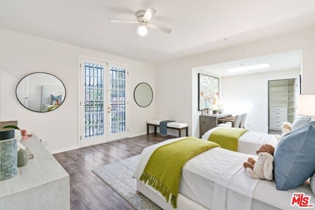 Building Photo - 200 S Almont Dr