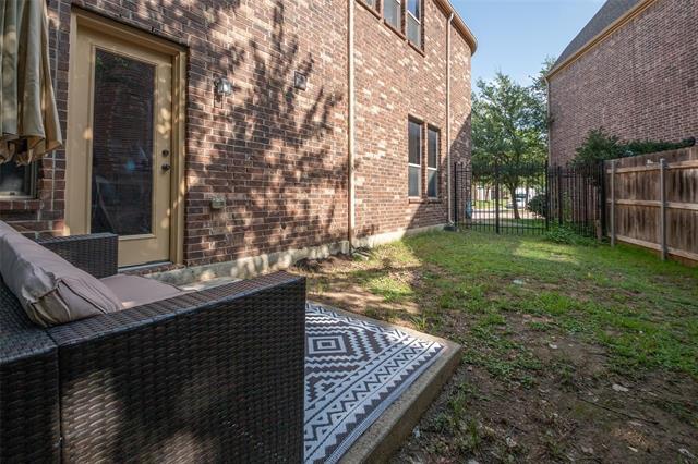 Building Photo - 8436 Town Walk Dr