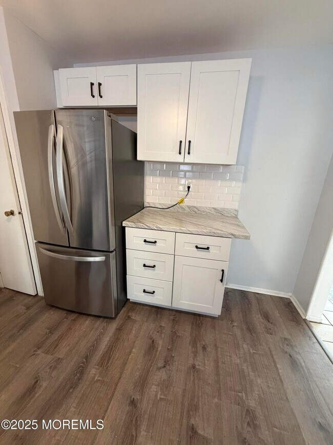 Building Photo - 550 Wall St