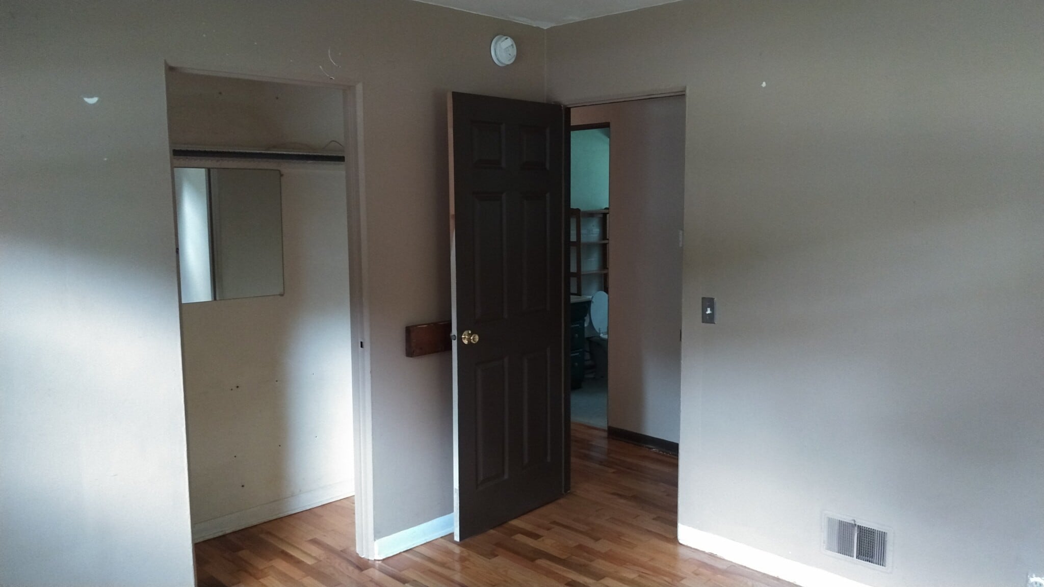 Front bedroom - 1537 Linden St