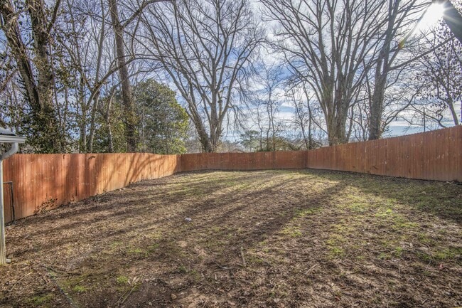 Building Photo - 1148 Baker Ave