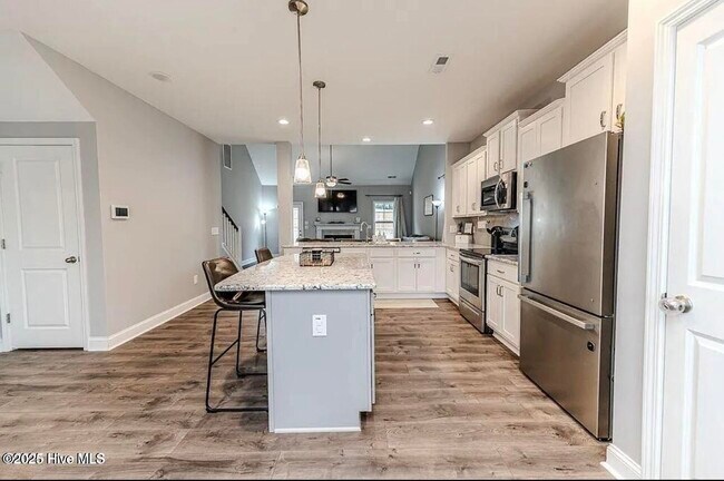 Building Photo - 223 Burnside Dr