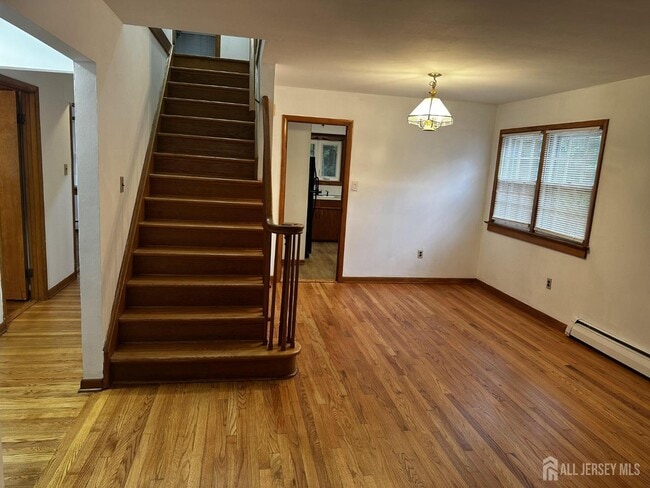 Building Photo - 7 Paul St