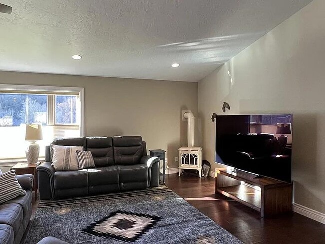 Building Photo - 4782 Hot Spgs Rd