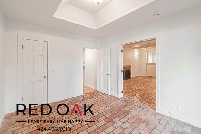 Building Photo - 2421 California Ave