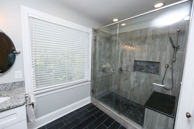 Building Photo - End Unit 3 Bedroom Townhome in Popular Woo...