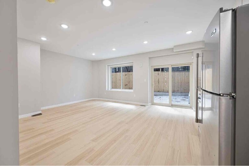 Building Photo - 616 N 40th St
