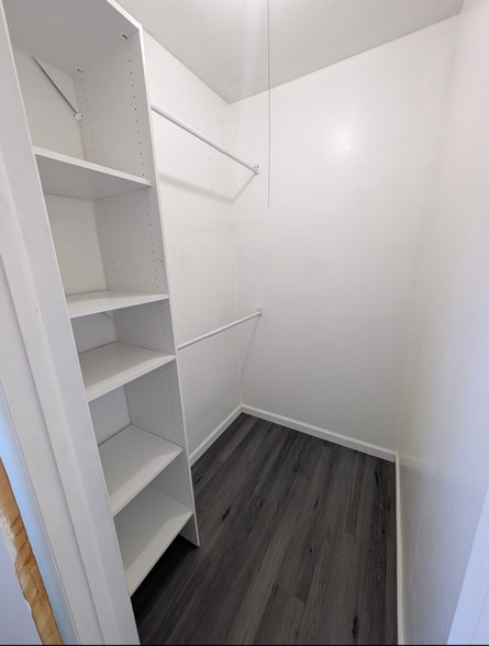 Building Photo - 7998 Chase Cir