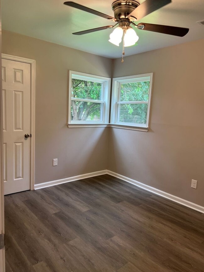 Building Photo - 3 bd, 1 bth single family Virginia Beach