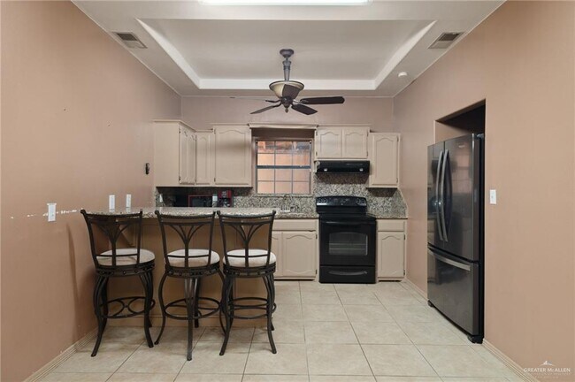 Building Photo - 682 Alto Bonito St