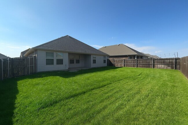 Building Photo - 612 Stampede Ln