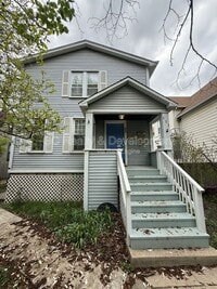 Building Photo - 111 Des Plaines Ave