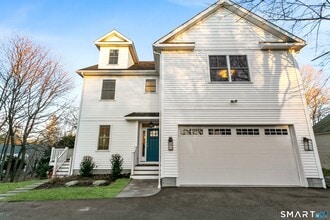 Building Photo - 210 High Ridge Ave