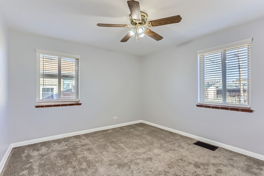 Building Photo - 3264 Niagara St