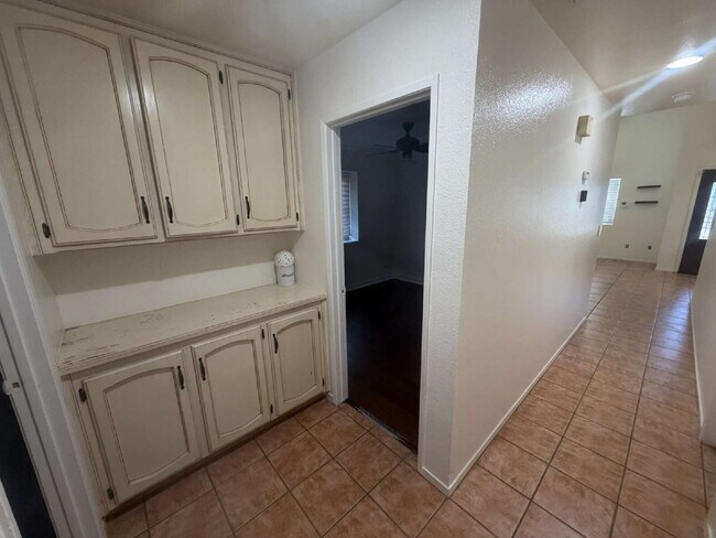 Building Photo - Beautiful 3 Bed / 2 Bath Home with Backyard Oasis & Pool!