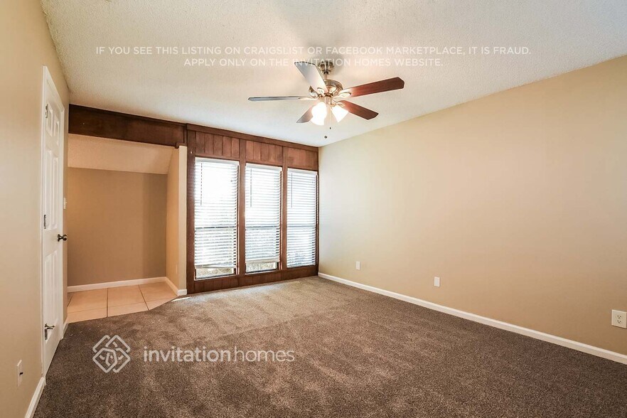 Building Photo - 1074 Windsong Cir