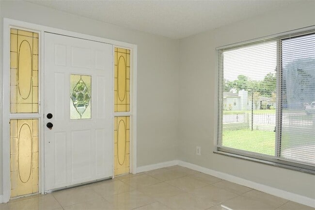 Building Photo - 2431 S Brown Ave