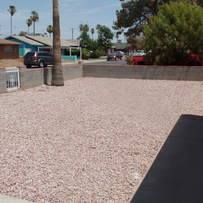 Building Photo - 3845 W Rovey Ave