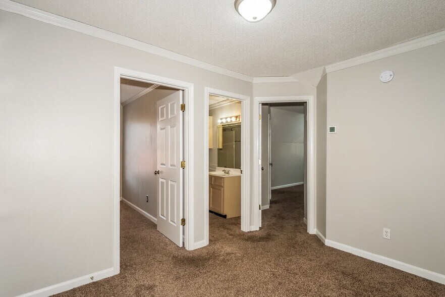 Building Photo - 3143 Woodland Pine Dr