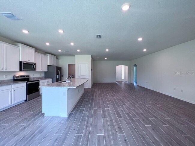 Building Photo - 1315 NW 132nd Cir