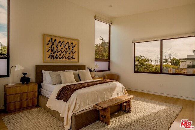 Building Photo - 3218 Maplewood Ave