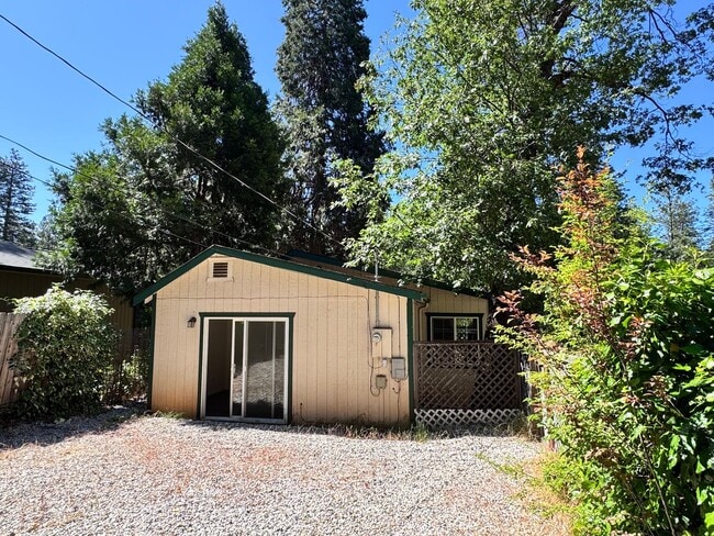 Building Photo - Cute Little House in Grass Valley