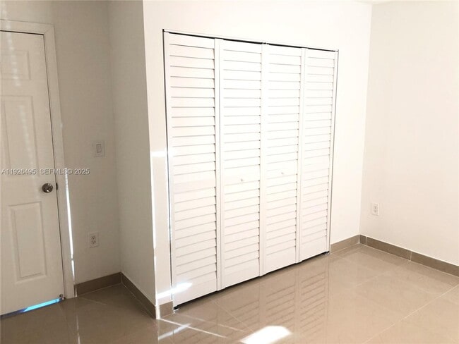 Building Photo - 2463 NE 183rd St