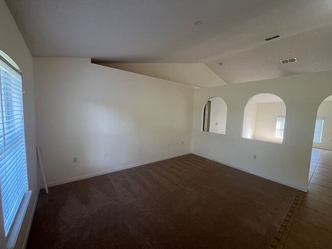 Building Photo - Beautiful Home with Spacious backyard