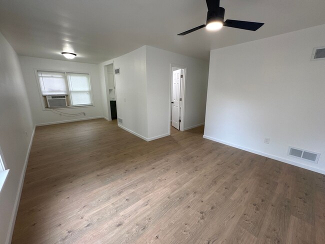 Building Photo - 3 bedroom 1.5 bath Paducah