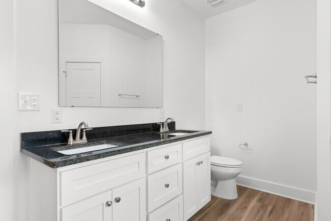 Building Photo - Spacious 3-Bedroom Home W/Office
