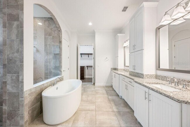 Building Photo - 706 Canopy Estate Dr
