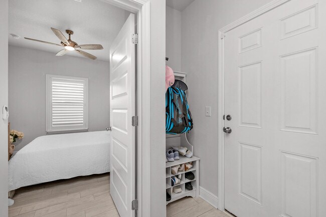 Building Photo - 382 Lightning Bug Ln