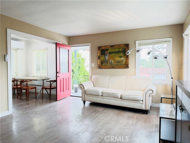 Building Photo - 9729 W Live Oak Ave